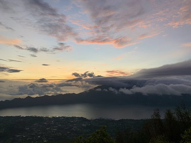 Caminhada ao Amanhecer do Monte Batur